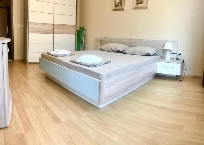 корал Апартаменты *